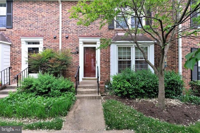 Building Photo - 2510 S Arlington Mill Dr