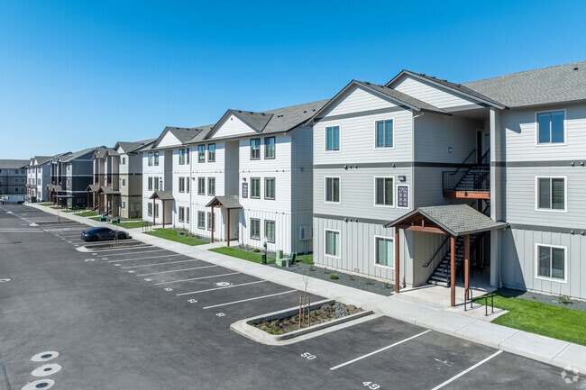 Building Photo - Marcola Apartment Homes