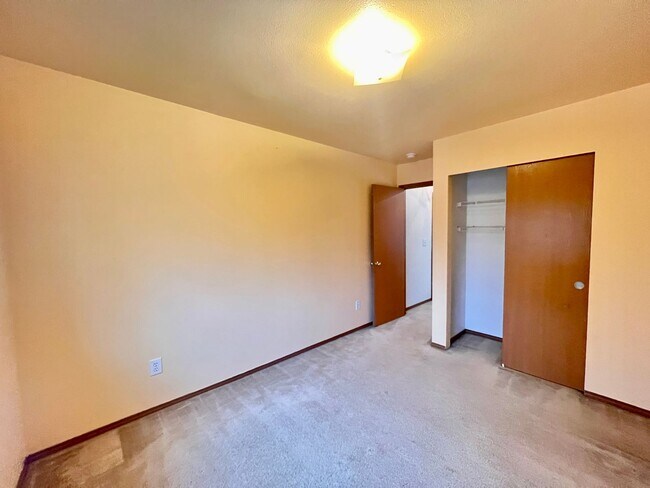 Foto del edificio - 3 Bed, 2.5 Bath home in Silver Firs!