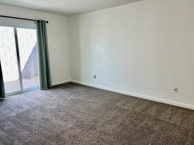 Building Photo - 29 Black Pine Way