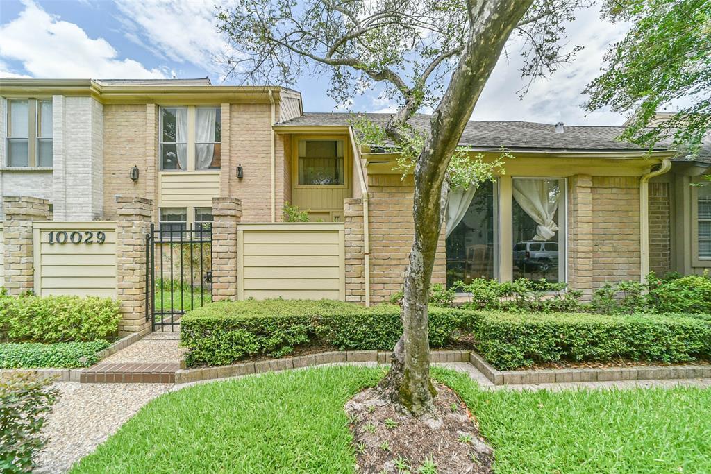 10029 Kemp Forest Dr, Houston, TX 77080 Condo for Rent in Houston, TX