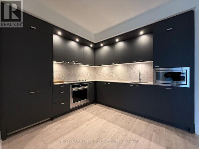 Building Photo - 115 Denison Ave