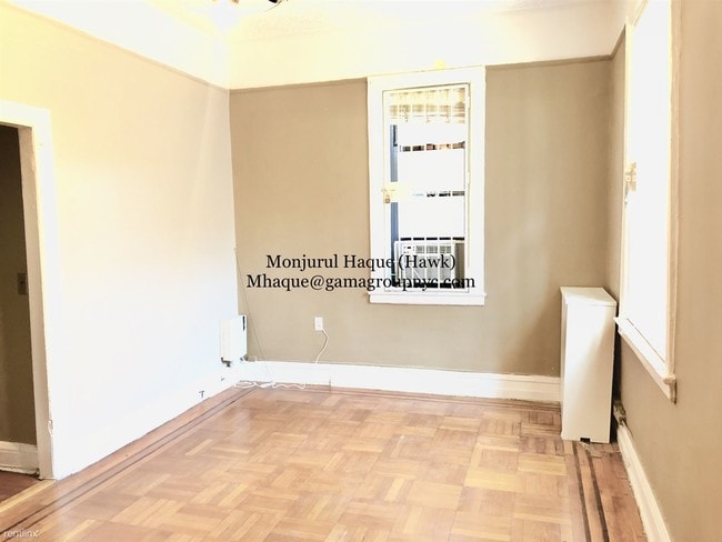 Building Photo - 1 br, 1 bath  - 7002 Ridge Blvd First floor