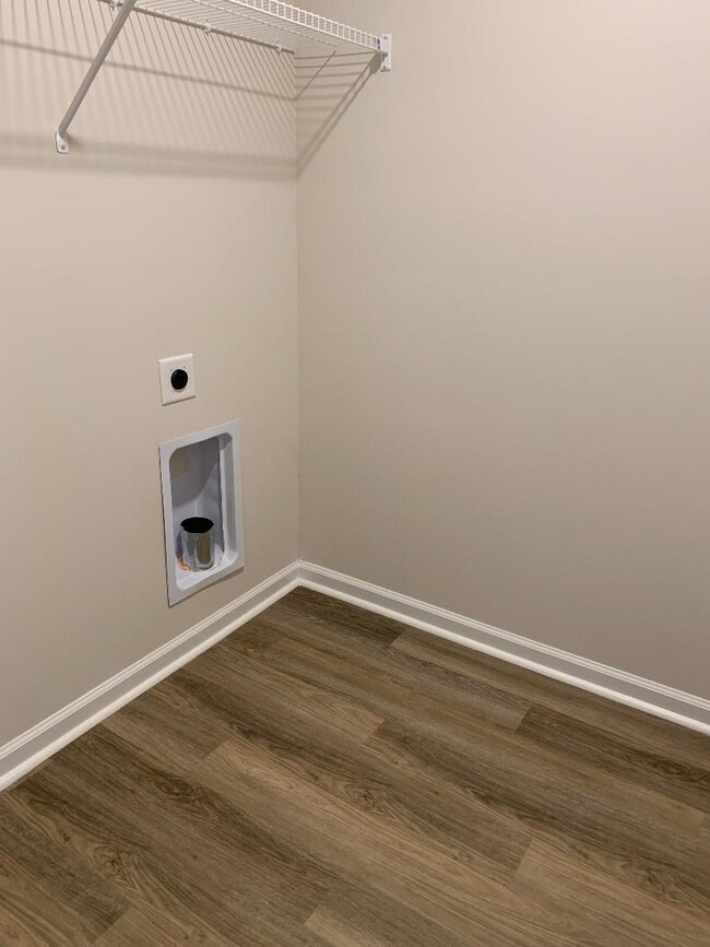 Foto del edificio - New 4-Bedroom, 2.5-Bath