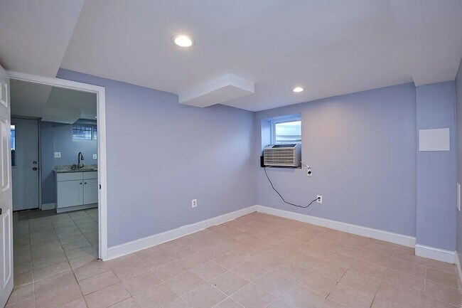 Foto del edificio - 144 Webster St NE