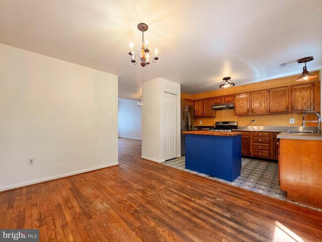 Building Photo - 3809 Elbert Ave