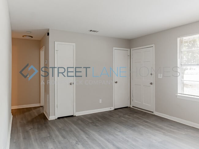 Building Photo - 3556 Jonathan Cir