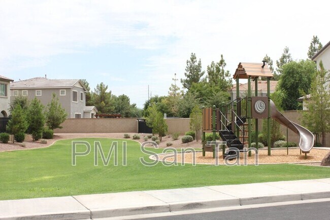 Foto del edificio - 4754 E Olive Ave