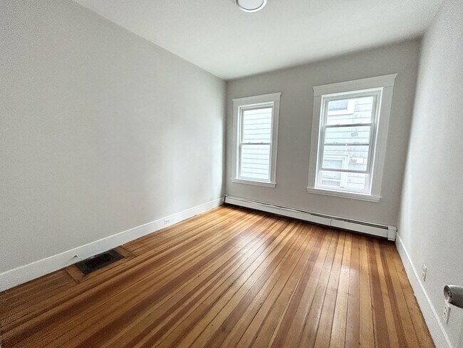 Building Photo - 7 Hesston Terrace