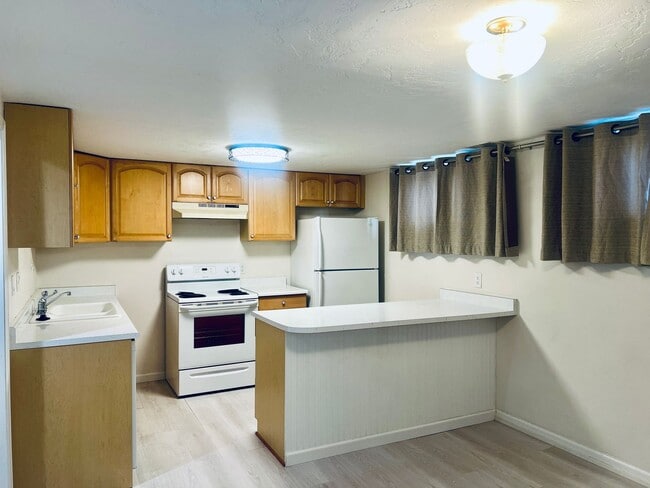 Building Photo - Simpson310