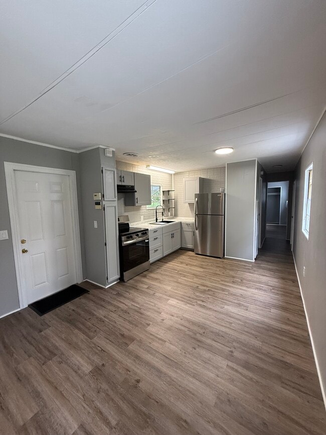 Building Photo - 16425 Sunflower Trail