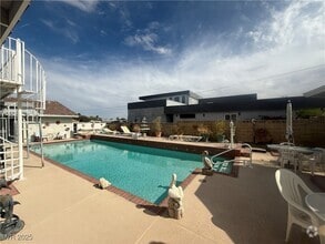 Building Photo - 2045 S Tenaya Way