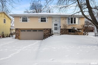 Building Photo - 7414 N Parliament Pl