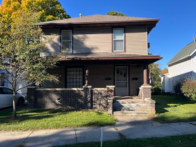 Building Photo - 1107 S Main St