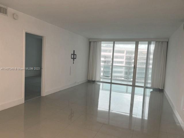 Foto del edificio - 5161 Collins Ave