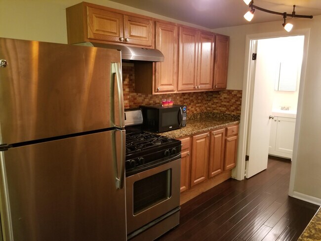 Foto del edificio - 2704 N Ashland Ave