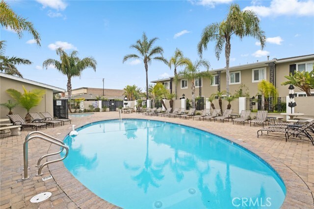 Building Photo - 1741 Tustin Ave