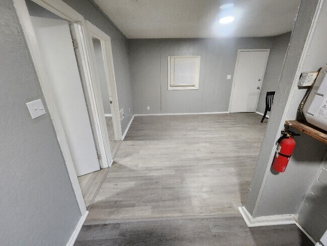 Foto del edificio - 1422 Bancroft St