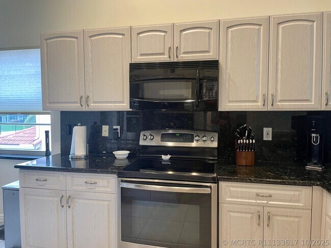 Foto del edificio - 9709 Shadybrook Dr