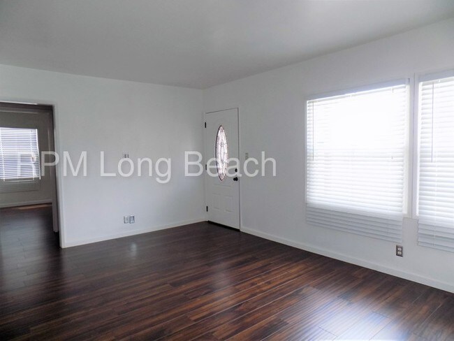 Foto del edificio - 3912 Camerino St