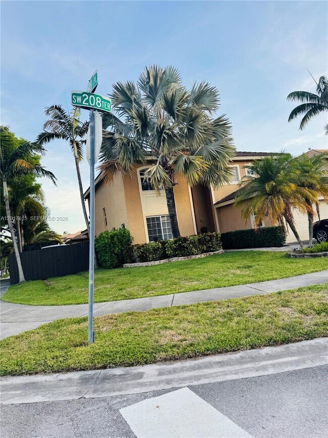 Foto del edificio - 8872 SW 208th Terrace