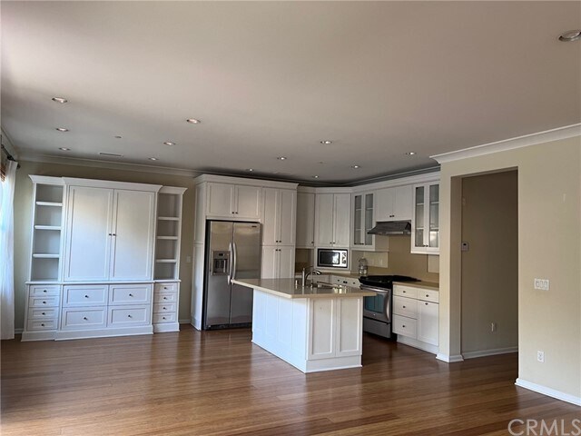 Building Photo - 205 Kempton