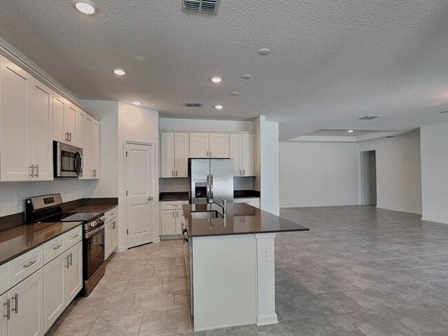 Building Photo - 3132 Country Side Dr