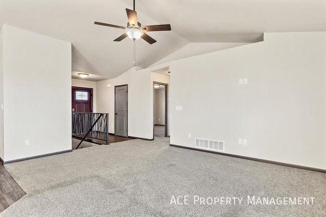 Building Photo - 615 Boswell Blvd