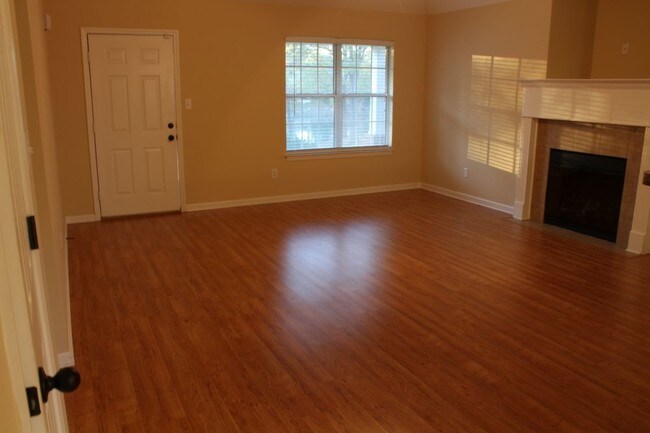 Building Photo - BARTLETT RENTAL HOME 3 Bedroom 2 Bath by Lake