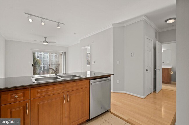 Building Photo - 12900 Centre Park Cir
