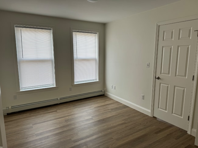 Foto del edificio - 33 Hoppin Ave