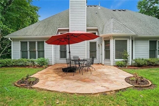 Building Photo - 3915 High Gables E