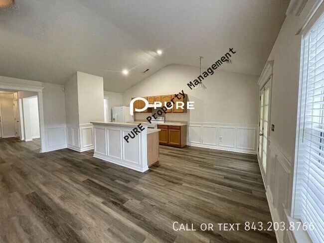 Building Photo - 111 Concord St