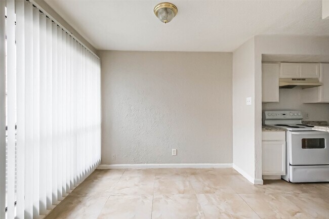 Foto del edificio - 6633 W Airport Blvd