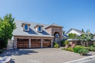 Building Photo - 9772 Crestview Cir