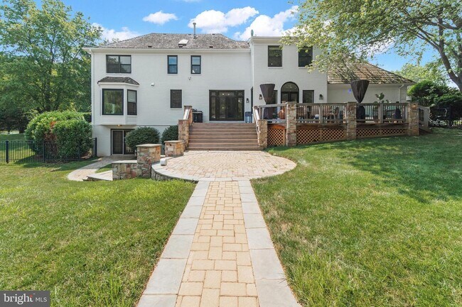 Foto del edificio - 9011 Saunders Ln