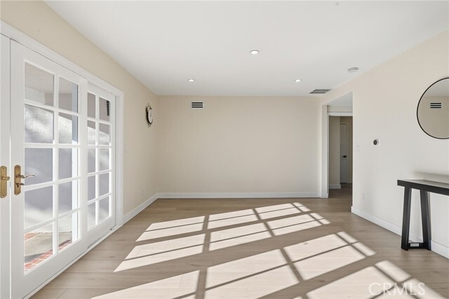 Building Photo - 9233 Swinton Ave