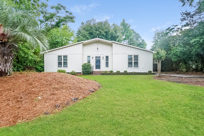 Primary Photo - 304 E Wynngate Dr