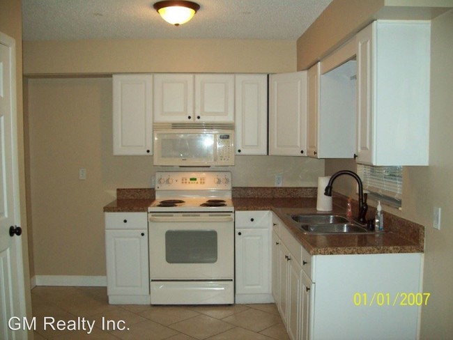 Foto del edificio - 27156 Thorncrest Ave