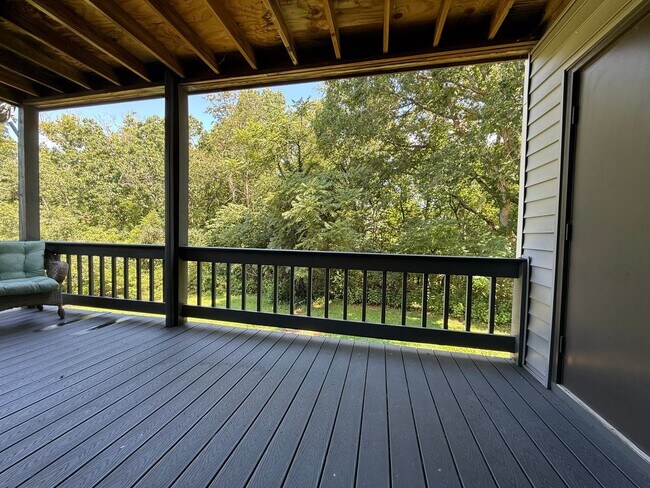 Building Photo - Condo in Lake Vista