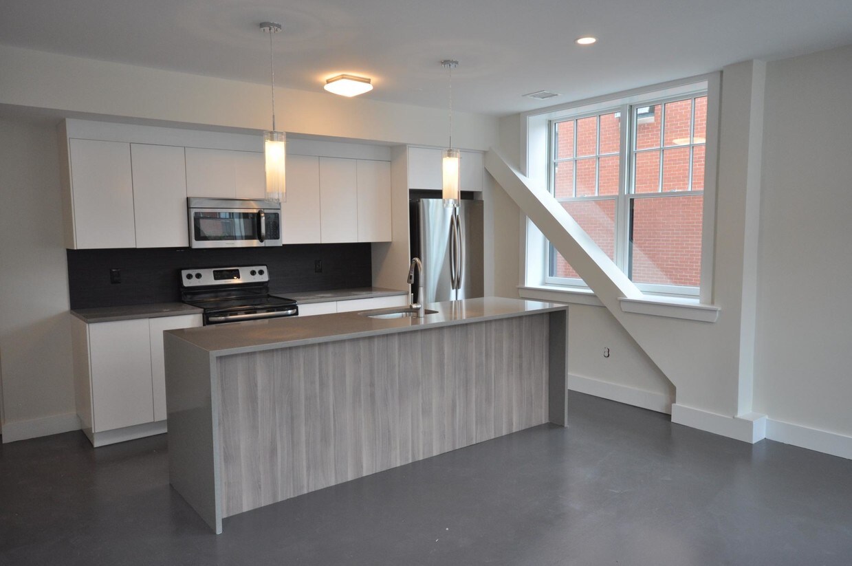 Foto principal - 689 Massachusetts Ave