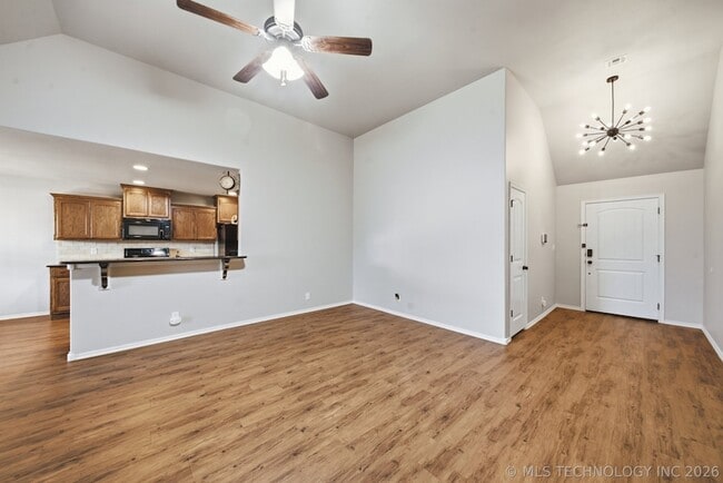 Building Photo - 13328 S 21st Pl