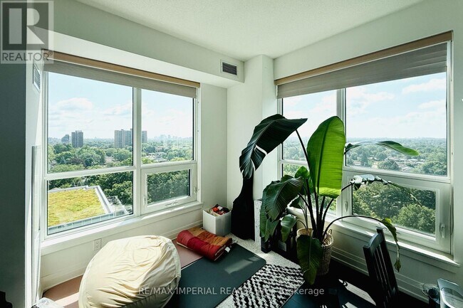 Photo du bâtiment - 3121-3121 Sheppard Ave E