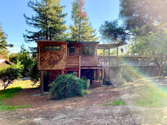 Foto del edificio - 2309 Laguna Rd