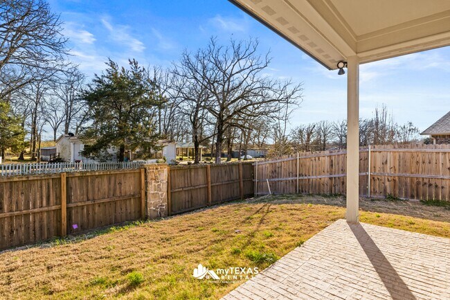 Foto del edificio - 2701 Stone Hedge St