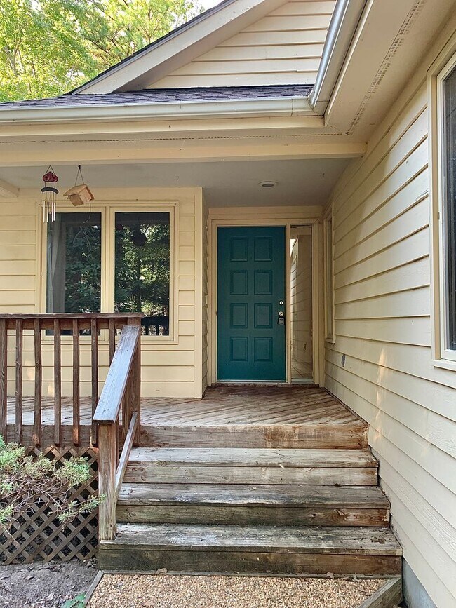 Building Photo - Captivating 3 Bedroom, 2 Bathroom Rancher ...
