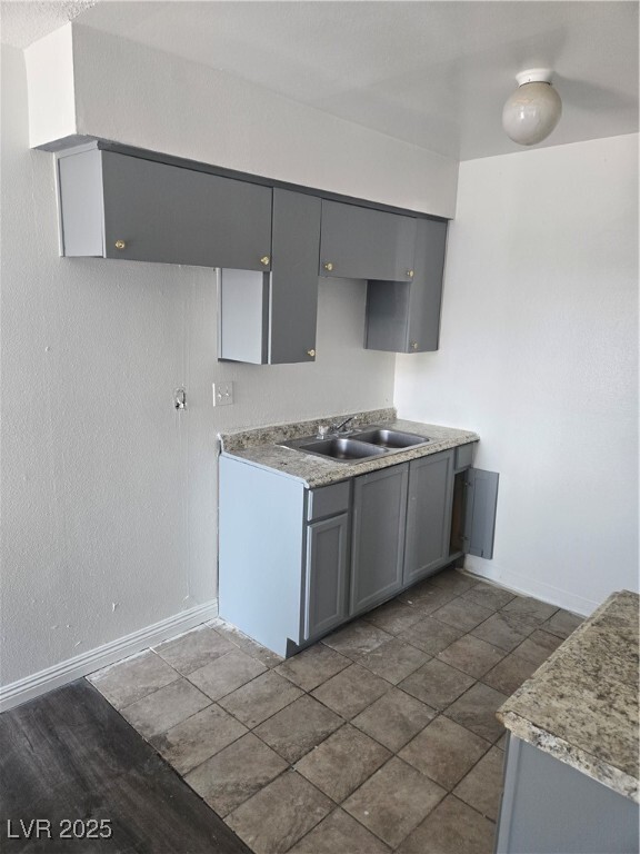 Building Photo - 1402 E Desert Inn Rd