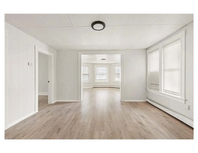 Building Photo - 411 Rathbun St