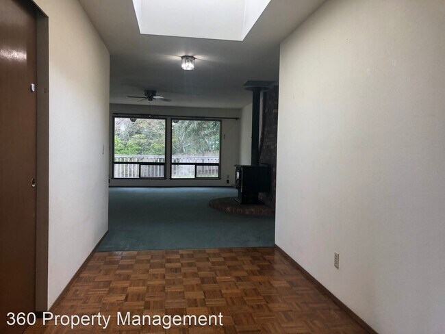 Building Photo - 3 br, 2.5 bath House - 1452 Bertha Place