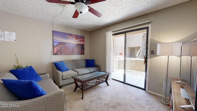 Foto del edificio - 8155 E Roosevelt St
